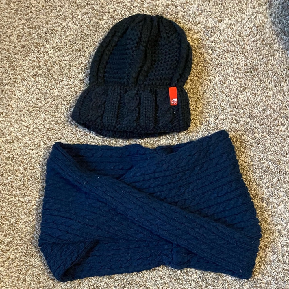 Chick-fil-á Team Style Hat & Scarf Set